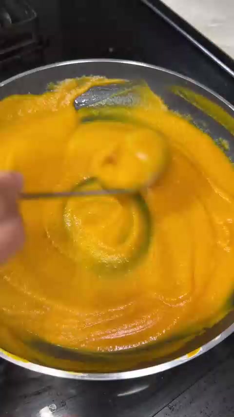 两位阿姨凌晨合作做精致西式早餐，快来学！