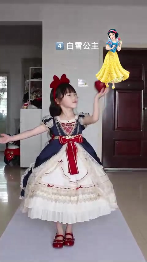 妈耶带着公主们来我家走秀