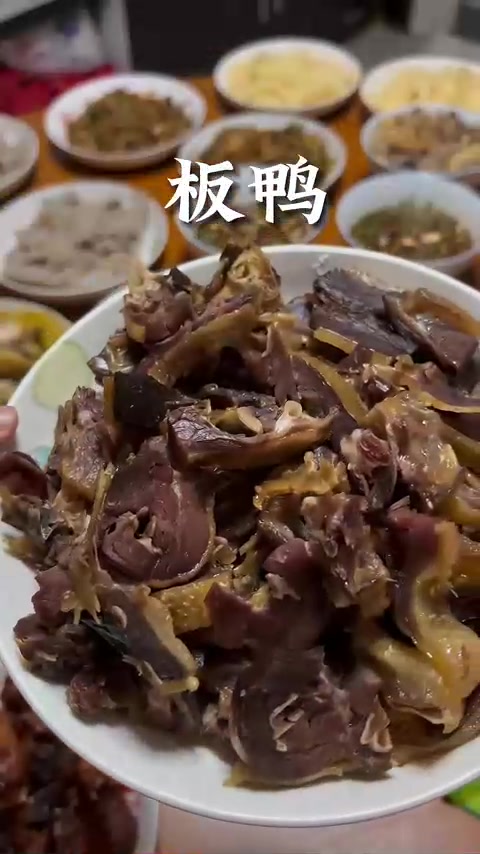 全国的友友们新年快乐,江西年夜饭申请出战!