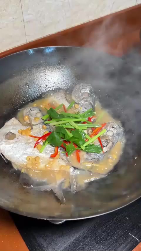 分享道潮汕家常菜-豆酱煮斧头鱼，这样煮肉质紧实鲜香好吃
