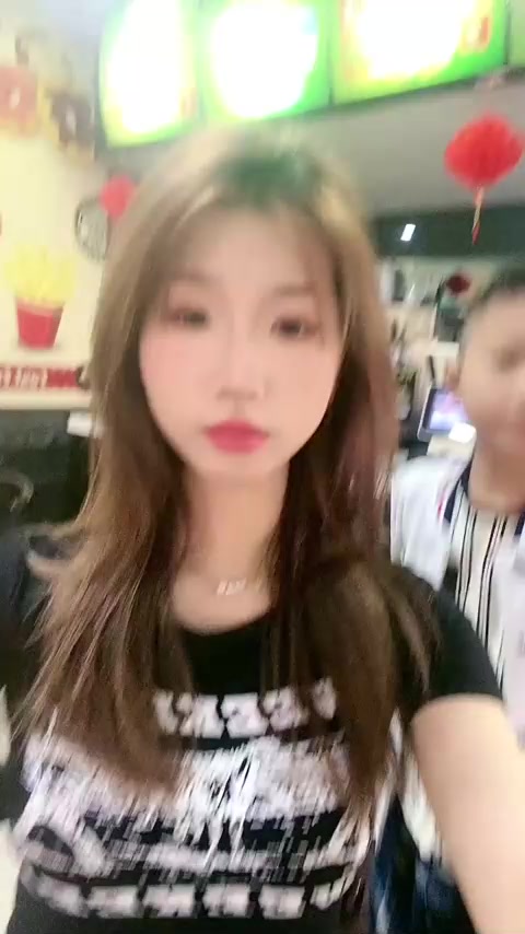 给不了你太多但是可以带你填饱肚子炸鸡奶茶汉堡你想吃的一切姑姑