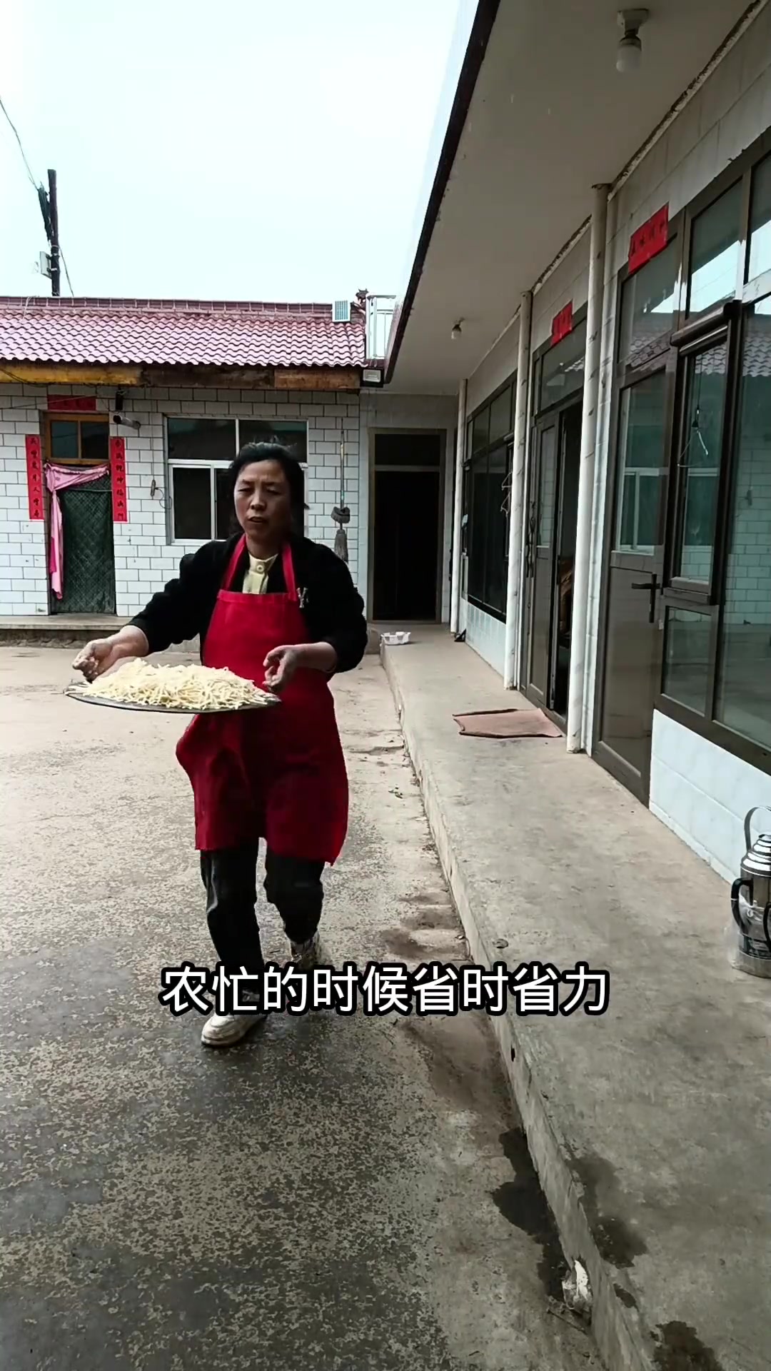 甘肃农村烙饼做洋芋琼琼，记录真实生活美味