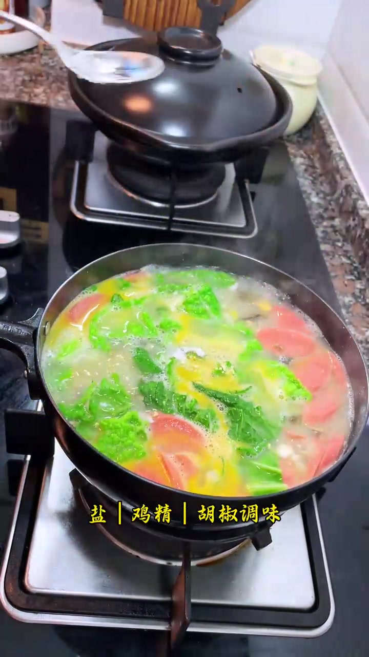 找个会做饭的媳妇真好!皮蛋豆腐汤超好吃