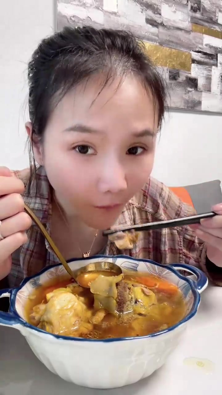 虫草花煲的大筒骨汤