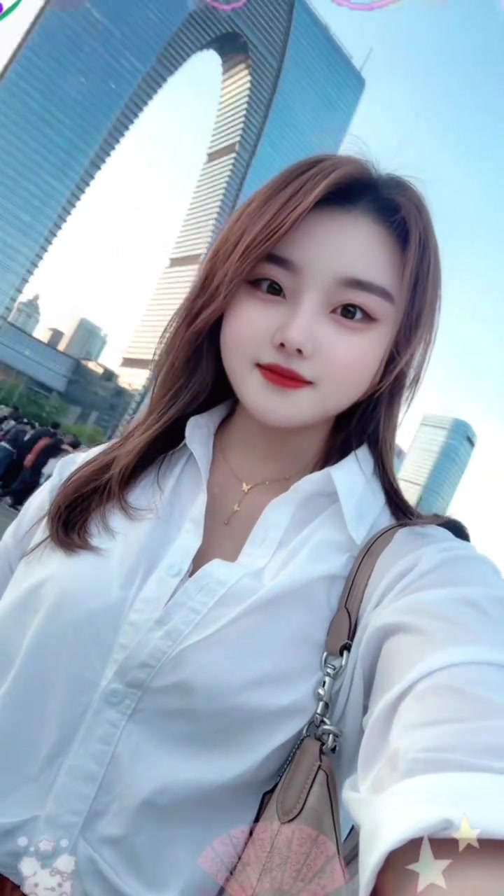 打卡苏州标志性建筑大裤衩，金鸡湖留影
