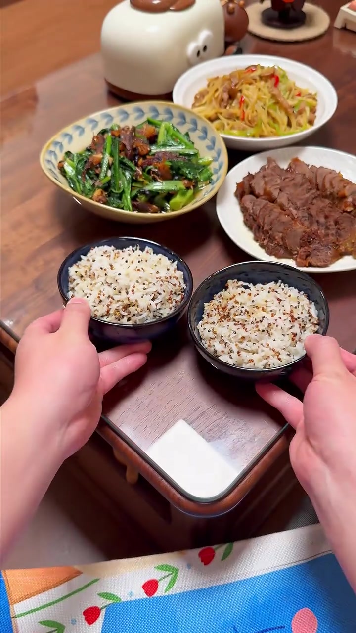 沉浸式做饭Vlog：比老婆先到家麻溜搞定二人晚餐 今天吃卤牛腱子肉、土豆丝炒肉丝、豆豉鲮鱼