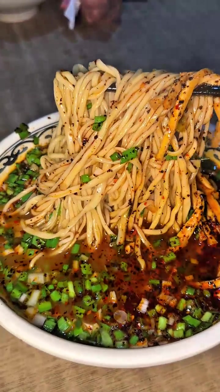 下次什么时候回家吃饭,我说的是回铜川吃咸汤面