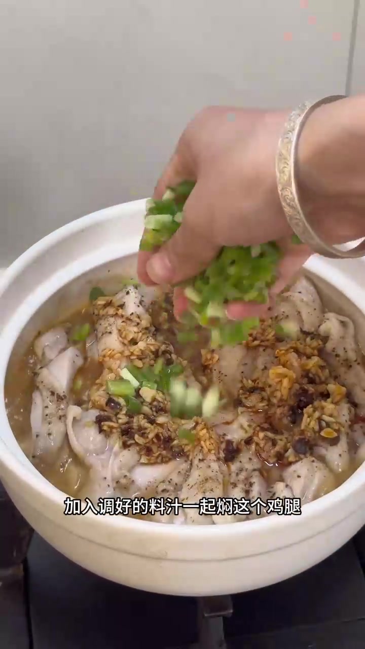 韩式辣炖牛尾,砂锅焗鸡腿,杂菜炒年糕