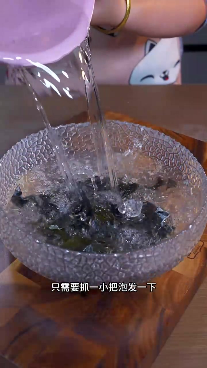 三伏天喝绿豆海带头老鸭汤，清甜不油腻，特别好喝