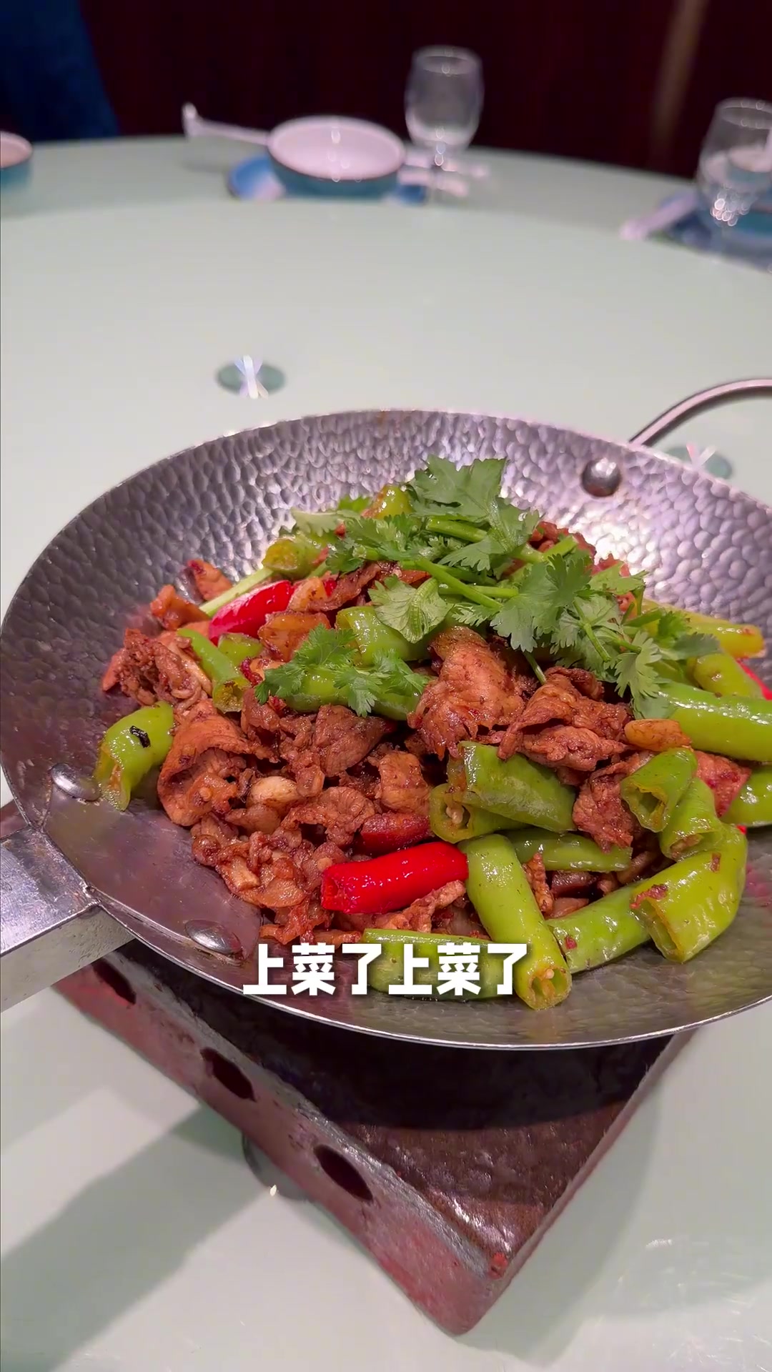 潍坊适合老人过生日的店,菜品精致,手工剥虾面条必尝