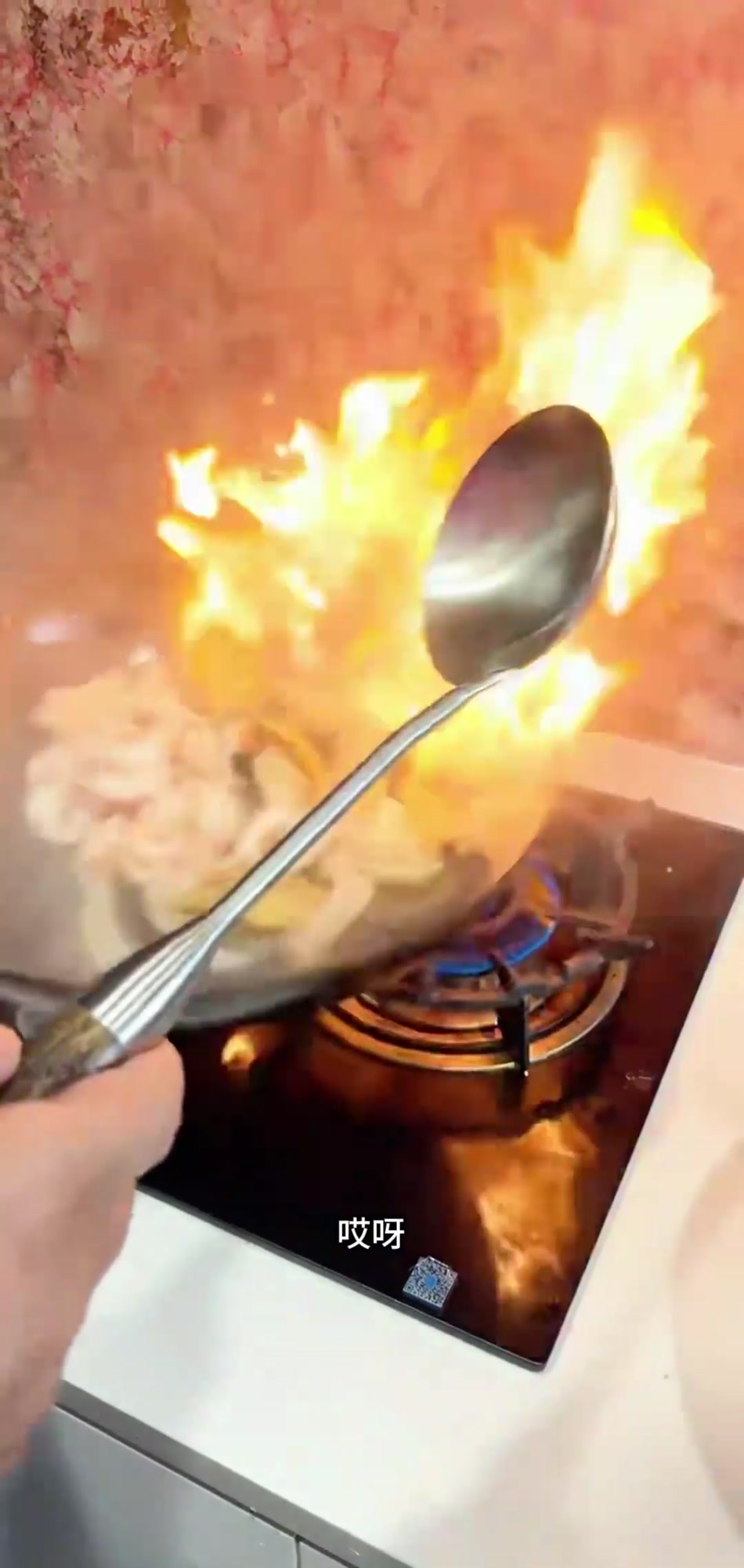 海鲜全家福：食材多样，汤鲜味浓，每一口都鲜甜！