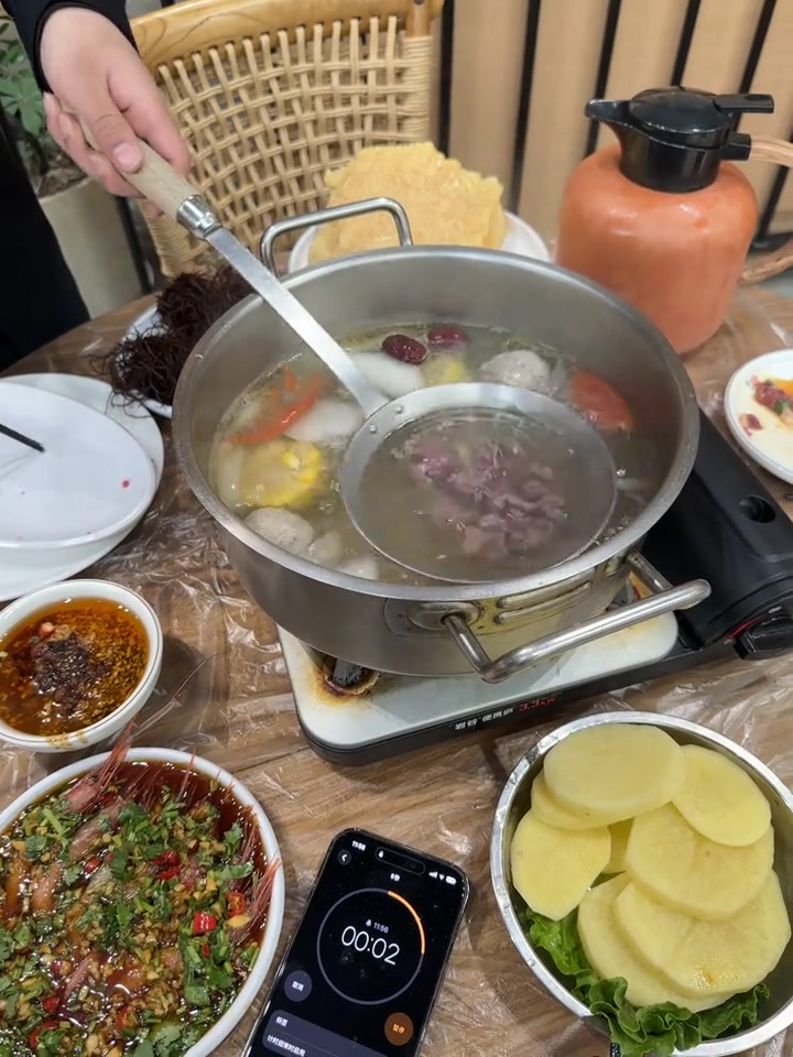 涨见识了，8秒即熟的杭州牛肉火锅