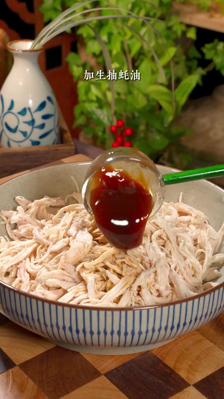 鸡胸肉做的麻辣鸡丝，比牛肉干还香！