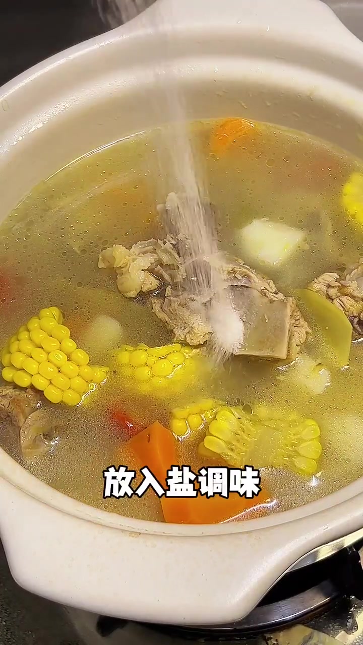 清炖排骨汤这样做，好喝又营养！