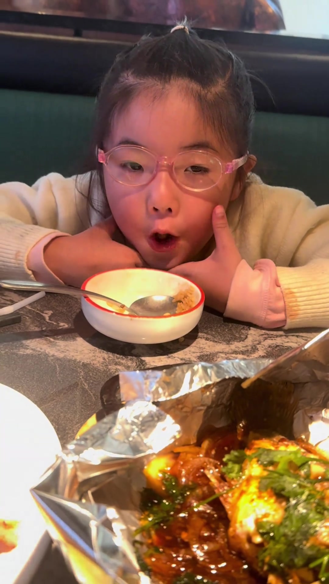 带绵绵出门吃饭，新白鹿餐厅鱼汤拌饭真香