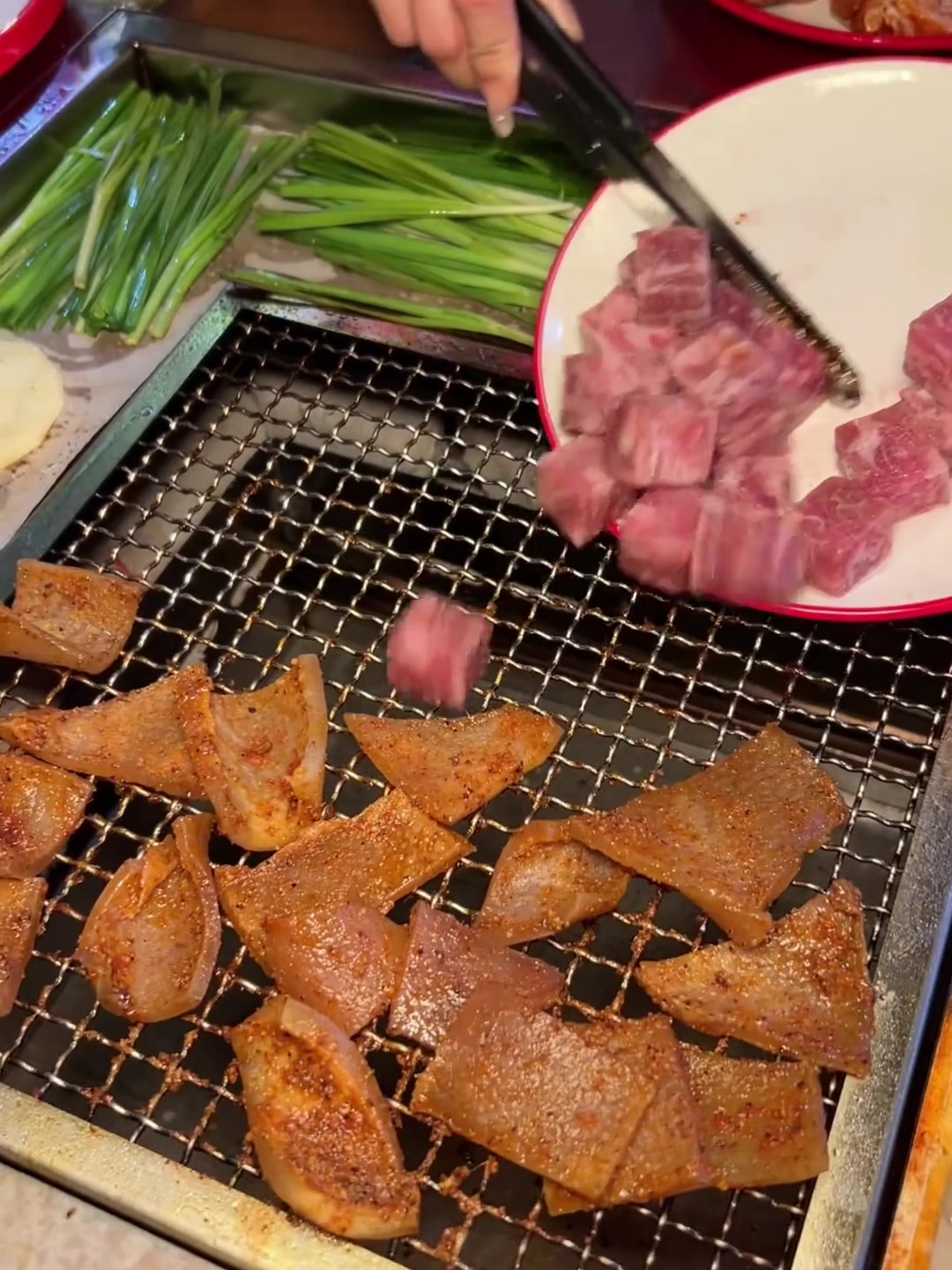 淮北小方桌云南烤肉:鸡脚筋牛肉粒