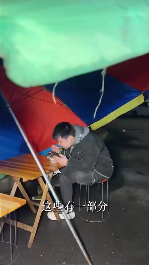 这个摆了16年的四川麻辣烫,应该是很多湘钢人的青春吧