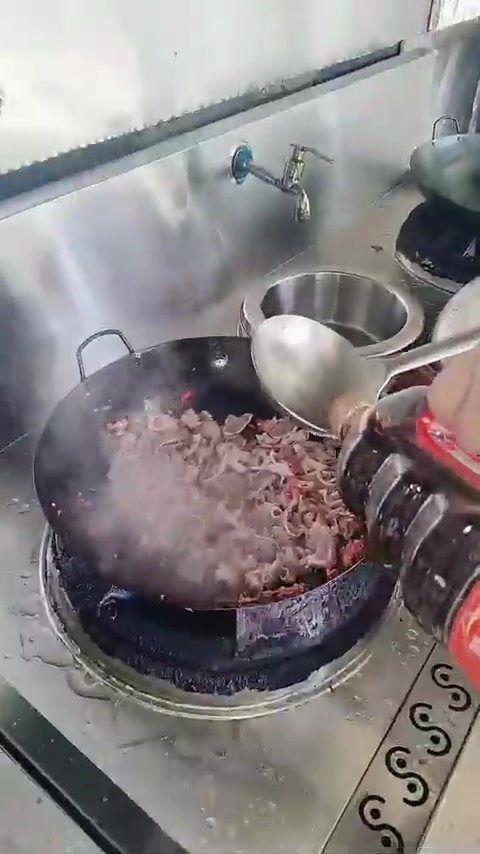微辣鸭杂炒酸豆角,您喜欢吗?点个关注吧!