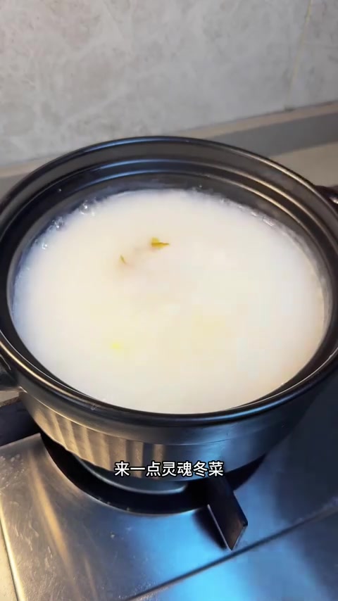 天气热,煮了一锅超鲜美的虾蟹粥,鲜甜营养,做法简单