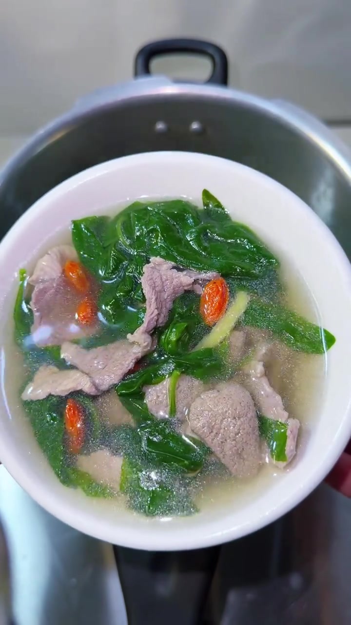 你永远可以相信潮汕人煮的枸杞叶猪肝瘦肉汤