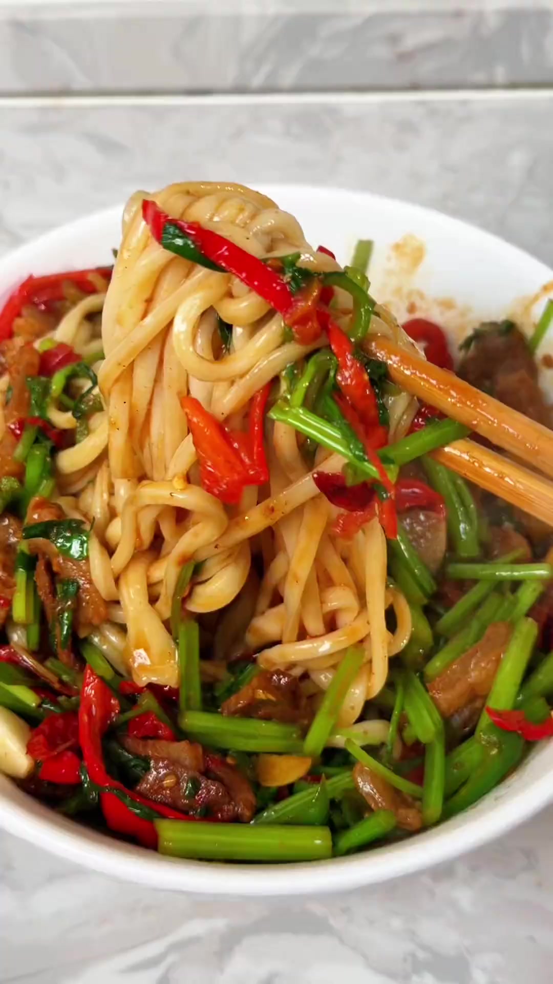 毛芹菜拌面，记忆中的味道，新疆美食教程