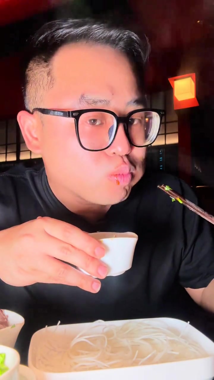 潮汕牛肉火锅配甜品，地道超值，美味升级