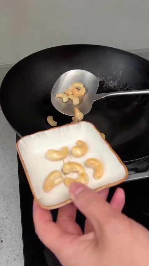黄瓜和腰果搭配居然这么好吃,清新爽口,快来试试