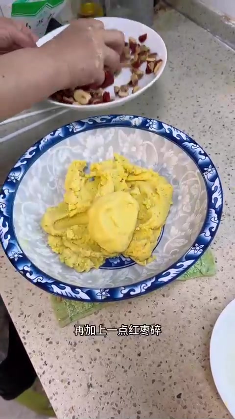 红枣玉米面窝窝头的详细做法,又香又软,太好吃了