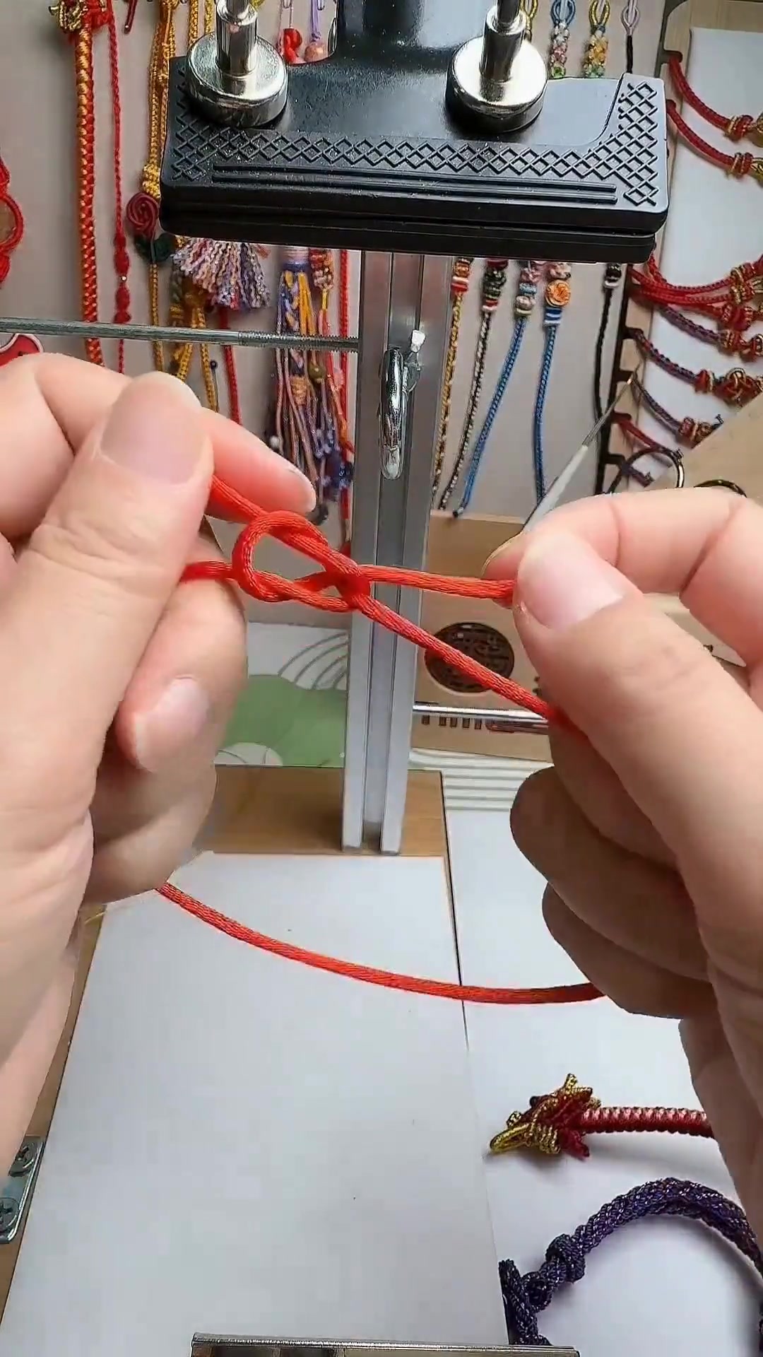 弹力绳怎样打结收尾,文玩穿串实用的打结小技巧