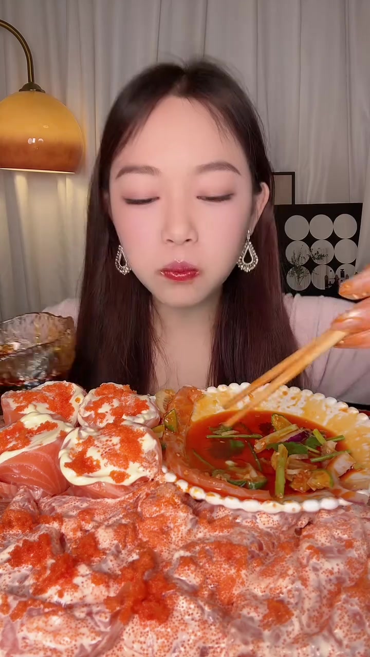 今天是三文鱼脑袋 #三文鱼 #三文鱼面条 #三文鱼刺身 #美乃滋三文鱼