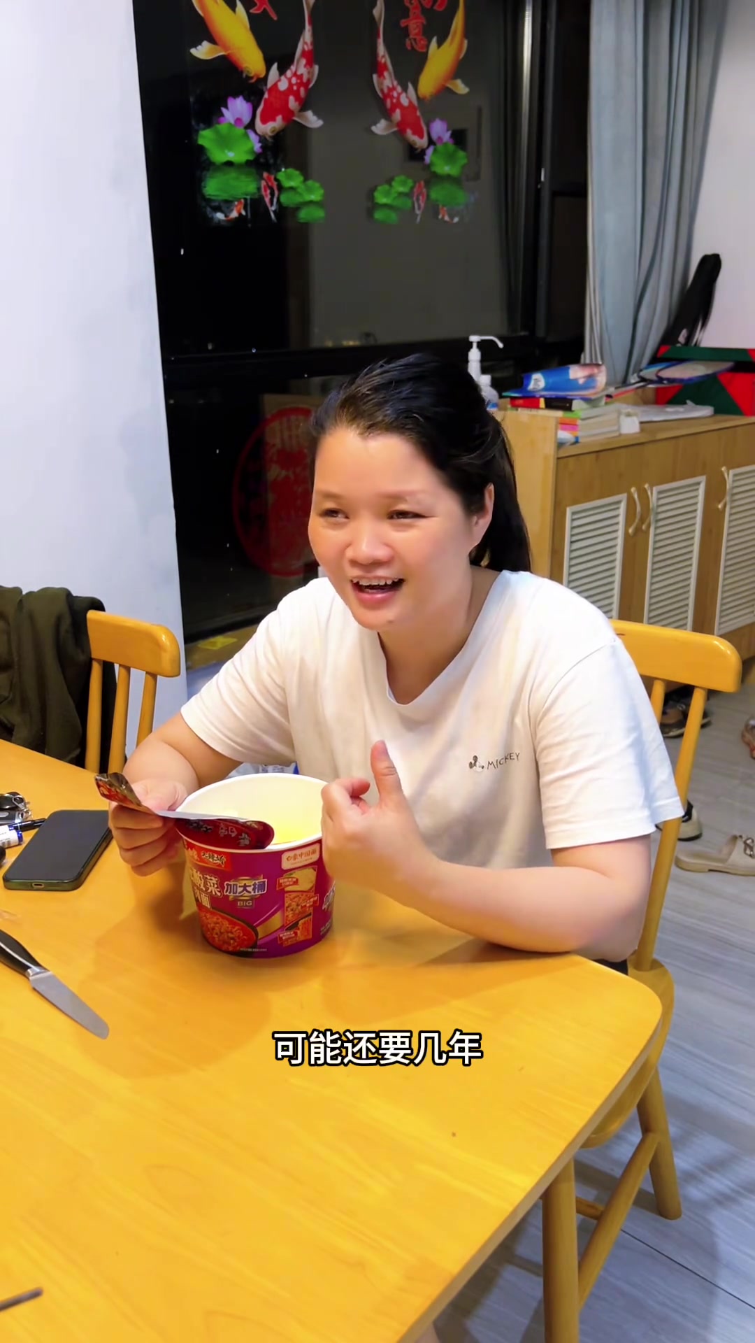 泡面配棉签蜡烛，盼爱人重新振作