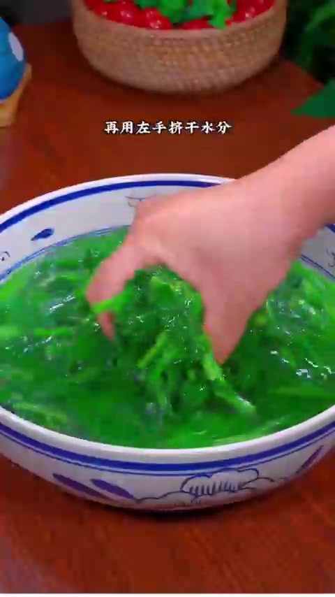 菠菜新吃法,教你一道好吃的菠菜做法