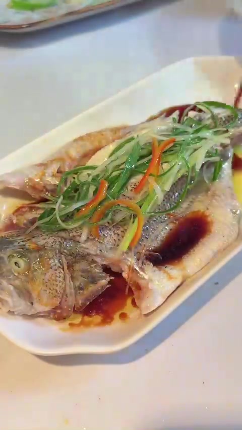 我看看还有人不会蒸鲈鱼吗?