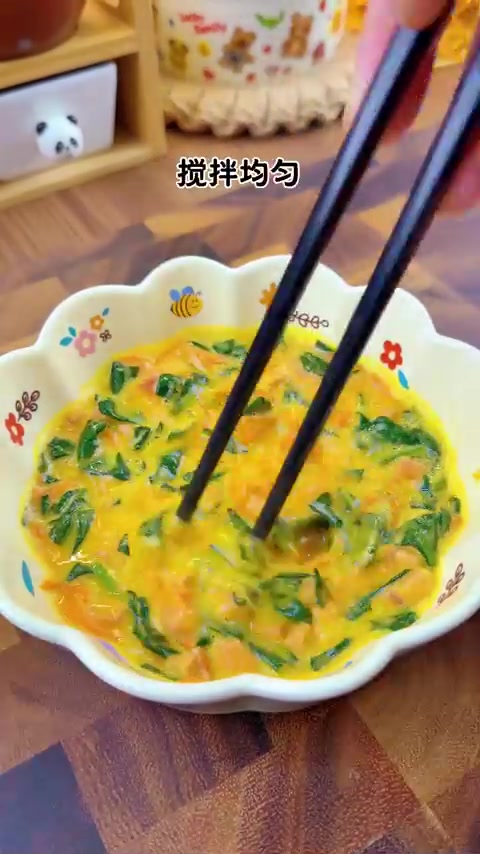 早餐给孩子做菠菜鸡蛋饼，有肉有菜孩子爱吃