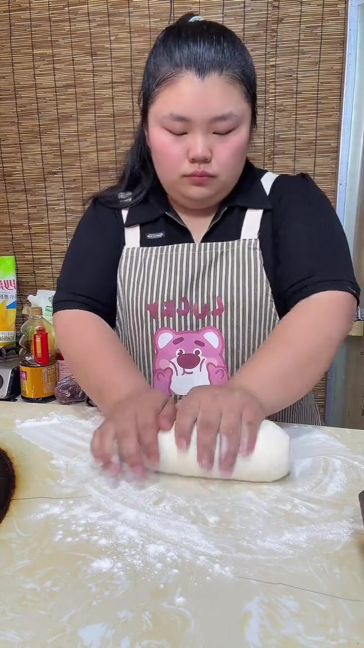 娃的上学餐：早配粥包，晚做鱼香肉丝拌饭