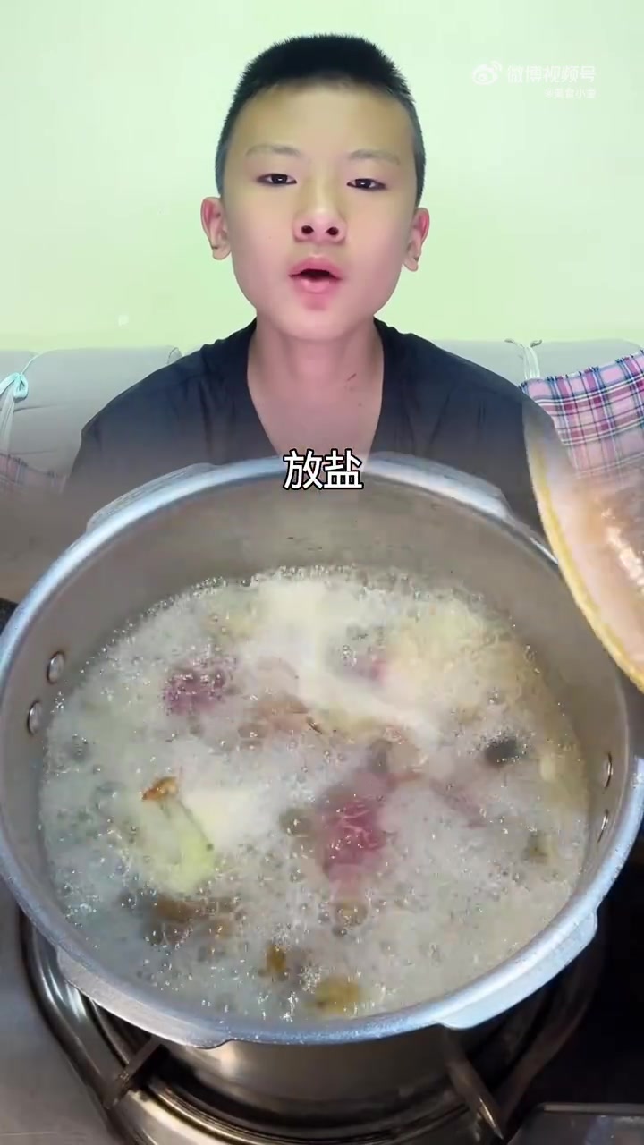 天气燥热就喝这碗汤!冬瓜皮蛋瘦肉汤清爽又养胃#煲汤 #夏日美食 #养生汤 #家常汤