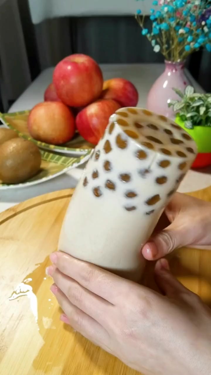 解锁抖臀奶茶冻，Q弹冰凉超好吃