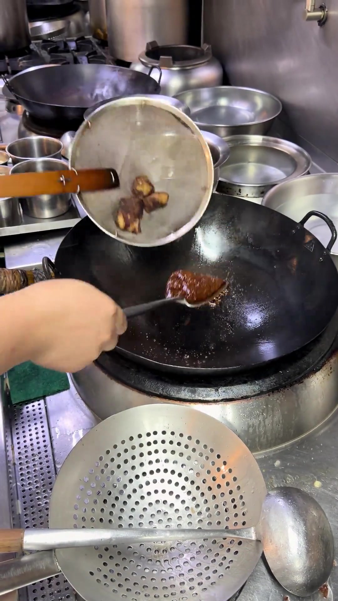 粤菜师傅教做脆皮雪花小牛肉