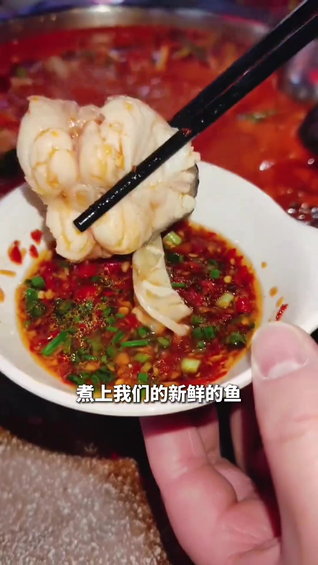 云南跟团游品尝少数民族美食昆明