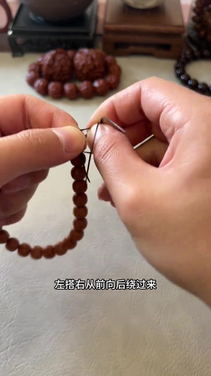 扁丝弹力线保姆级教程，手串归圆又结实！穿线打结、串珠换线，新手一看就会！