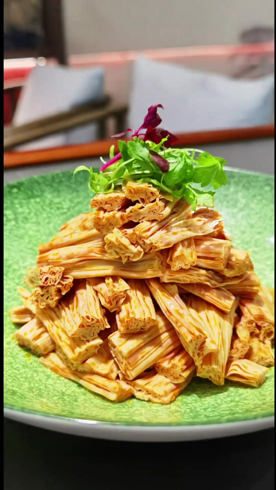 鲜腐竹家常做法，葱香下酒小菜