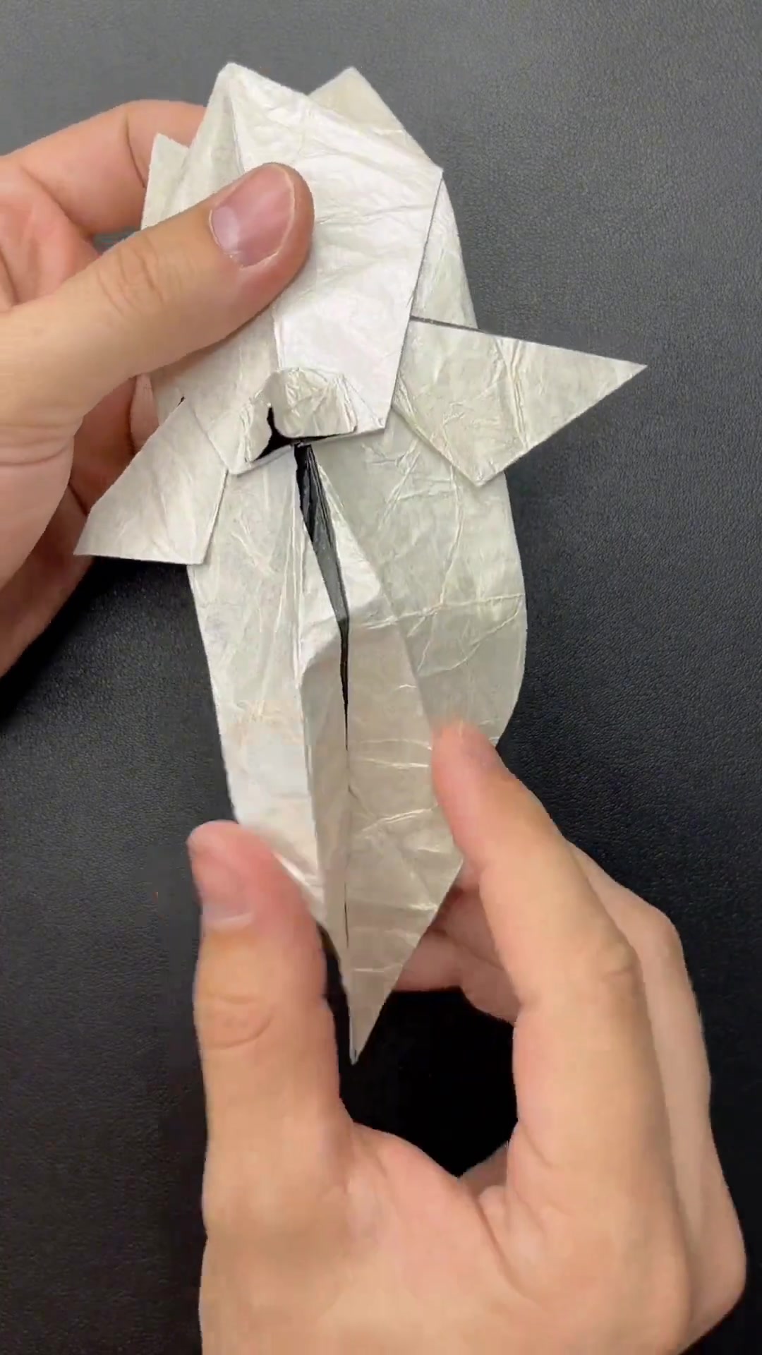 轻松折出超可爱的手工折纸鲨鱼
