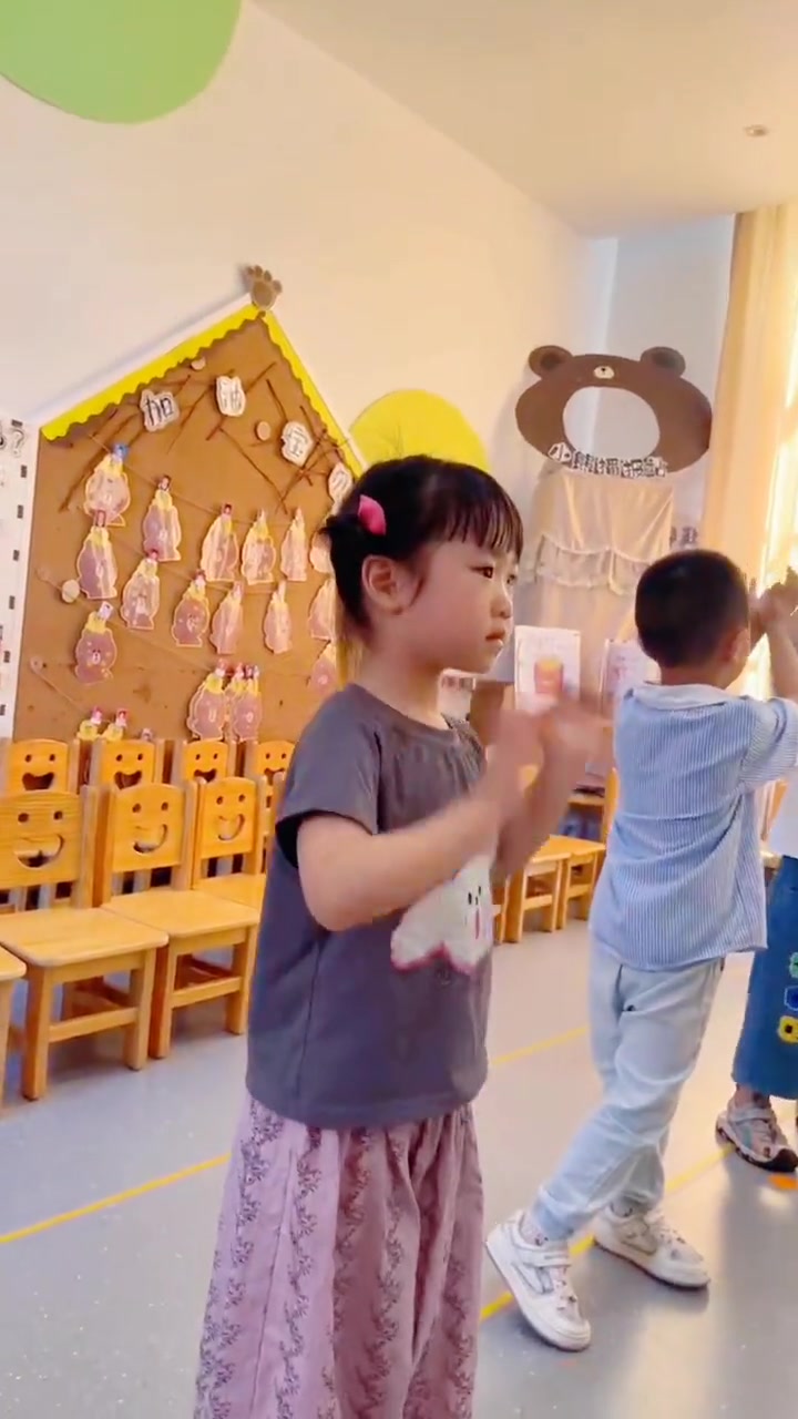 小汤圆第一次上幼儿园，适应得挺快