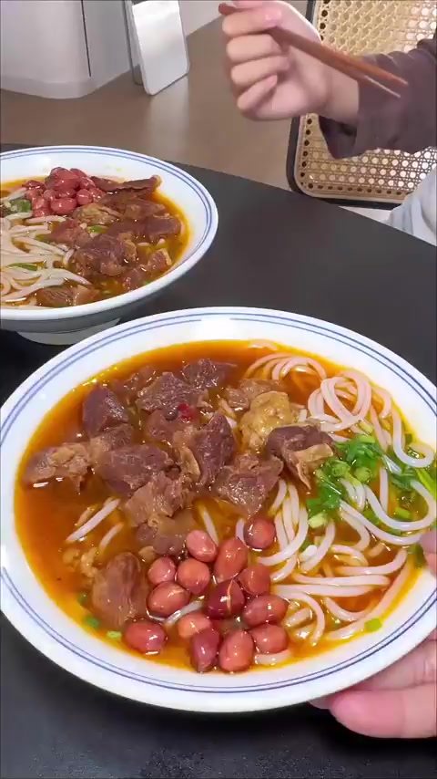 可以原地开店的牛肉粉，这一碗真的太香，太好吃了