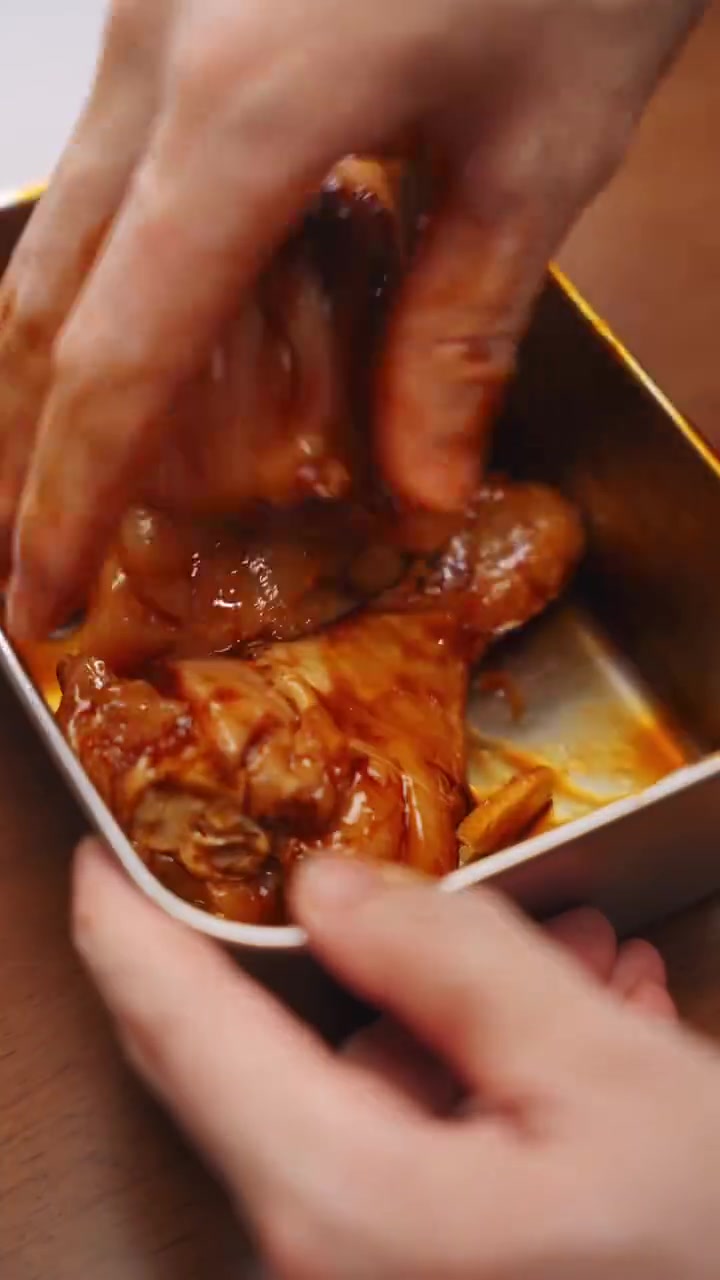 无油神仙鸡的简单吃法，只用电饭煲就能饭菜一锅出