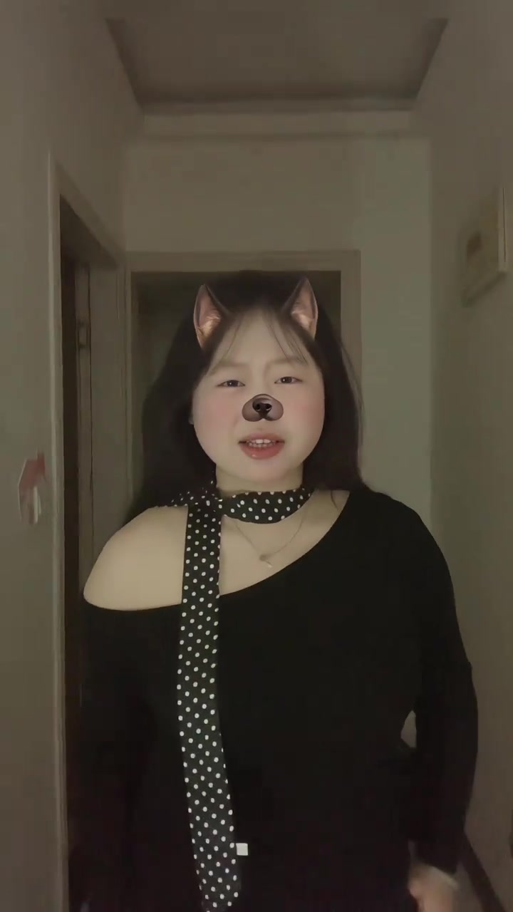 张雨绮美人鱼经典台词卡点舞，去法国排队