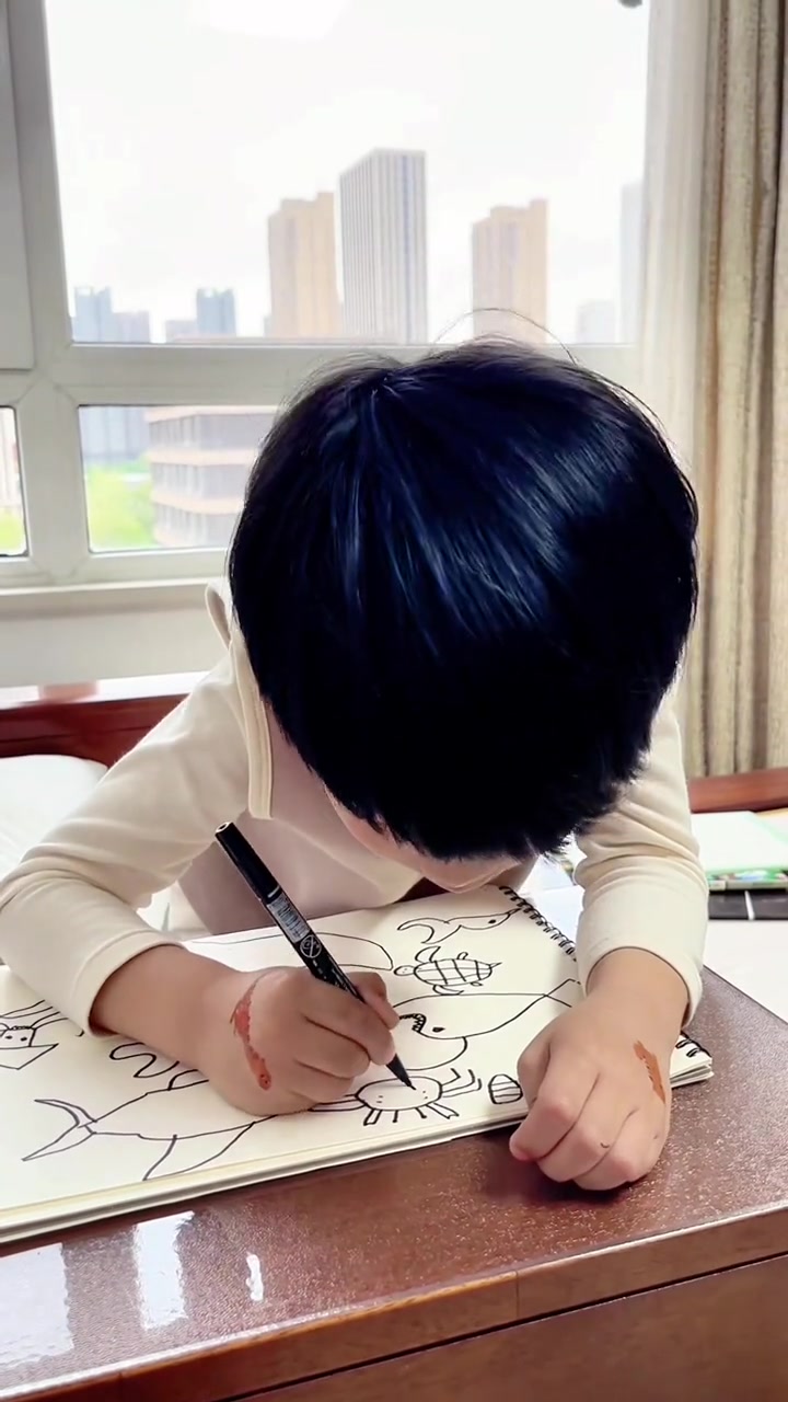 童心童画：刚满五岁鱼儿的简笔画