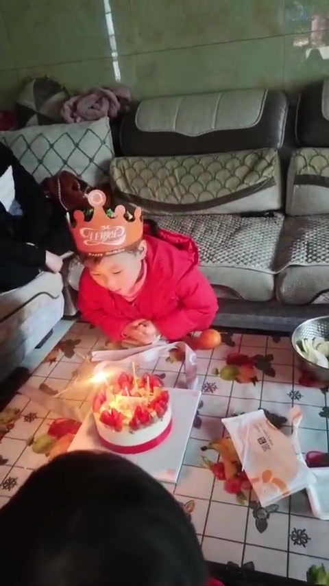 祝外甥女儿生日快乐,蛋糕上的祝福身体健康,学习进步,步步高升