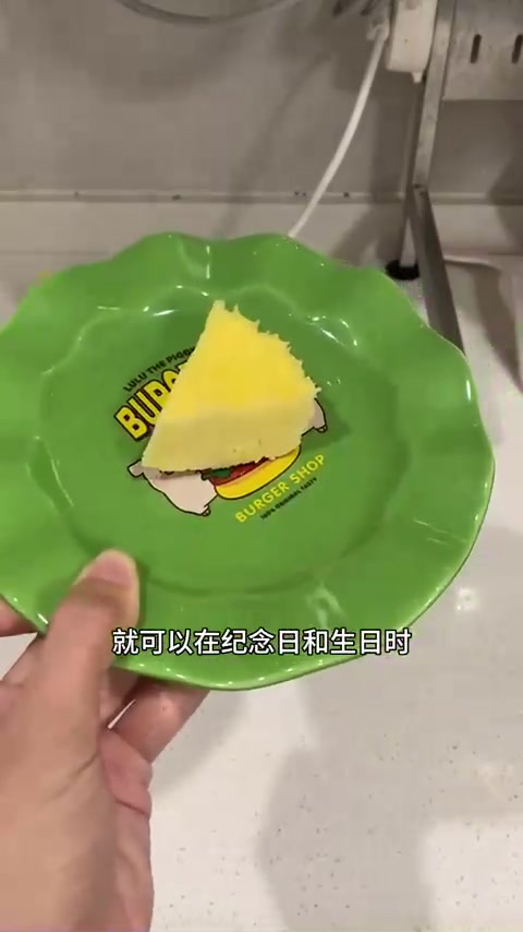 搅一搅！微波炉3分钟做巴斯克芝士蛋糕，0失败超简单