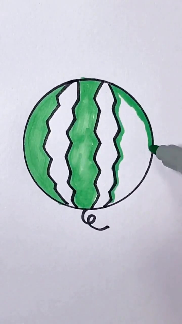 圆圆大大的西瓜简笔画，新手也能轻松学会